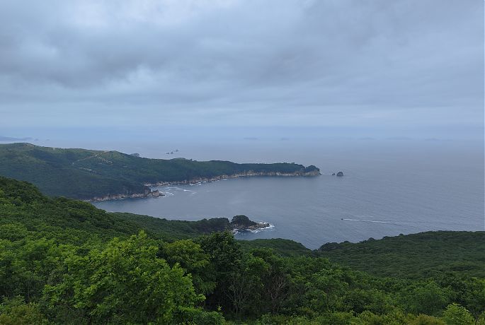 Вид на бухту Теляковского в акватории Японского моря